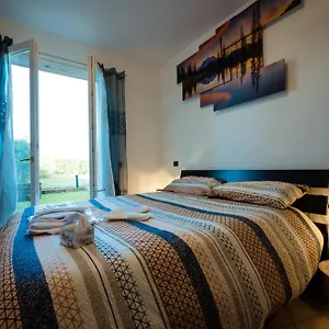 Oliva - Featuring A Private Garden And Access To A Pool Appartamento